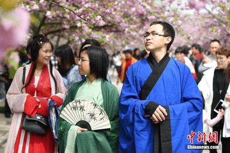 中科大举办“春风汉韵”樱花游园会